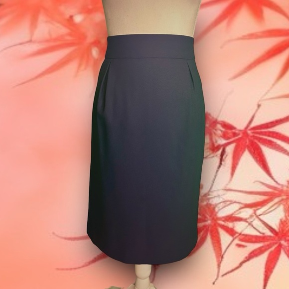Neiman Marcus Exclusive Navy Blue Textured Crepe Pleated Pencil Skirt Size 10 - Picture 1 of 9